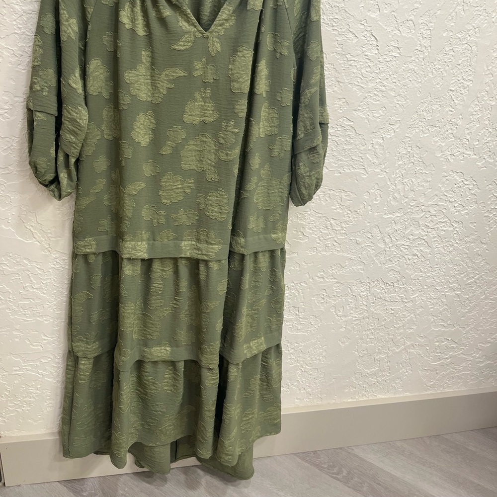 Pioneer woman olive green textured midi dress